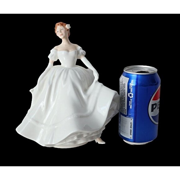 Vintage Royal Doulton Figurine Nancy HN4996 Porcelain Cottage Core - Picture 9 of 9